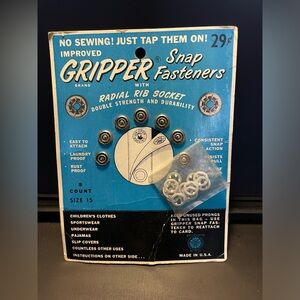 1950’s Gripper Snap Fasteners 7 Count Size 15 Radial Rib Socket NOS OG Card
